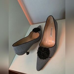 Manolo Blahnik Tweed Kitten Heels Pom Pom Pointed Toe EU 39.5
